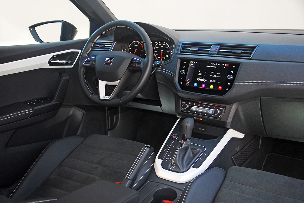 Seat Arona interior: el restyling más visible en el interior